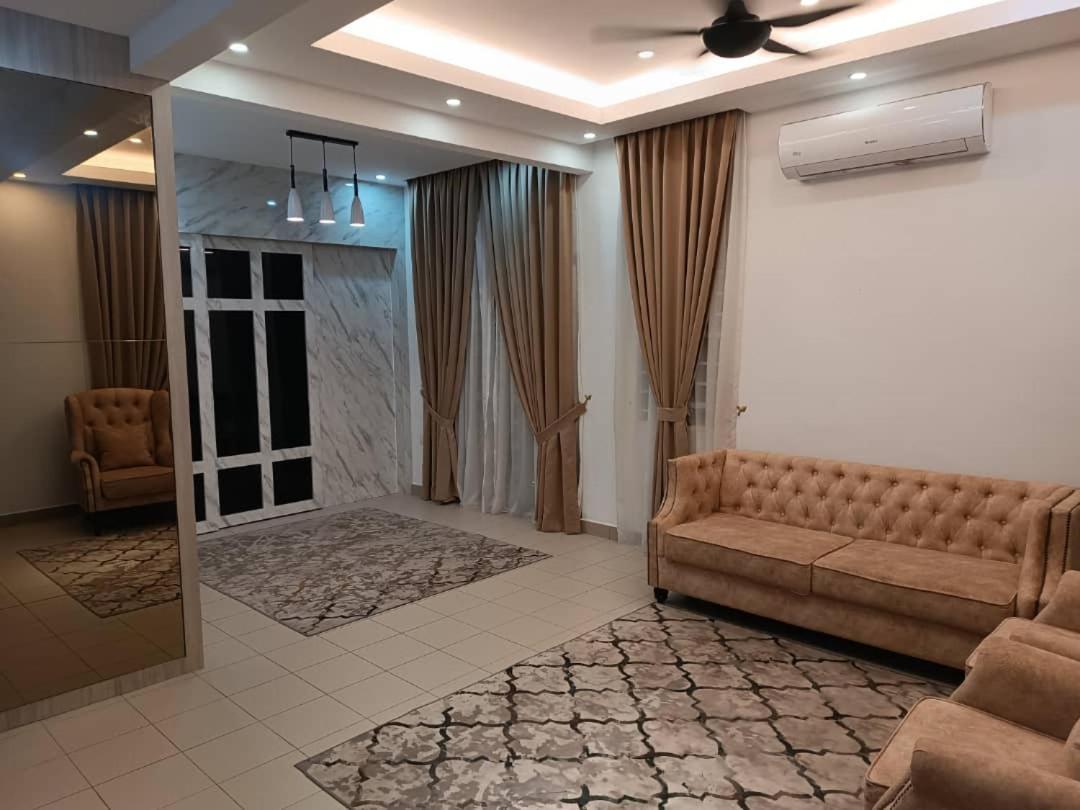 In Homestay Corner Бату Пахат Екстериор снимка