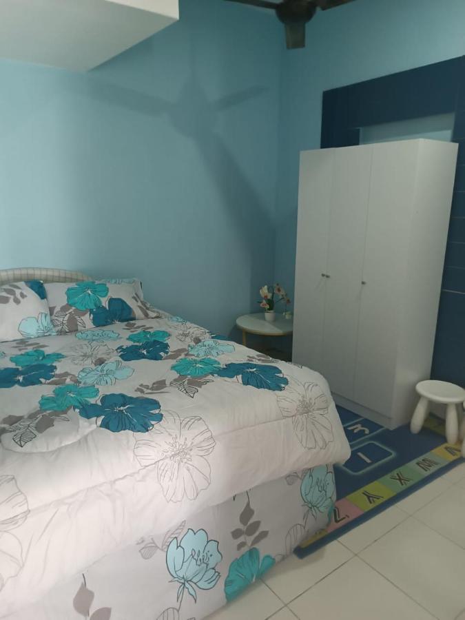 In Homestay Corner Бату Пахат Екстериор снимка